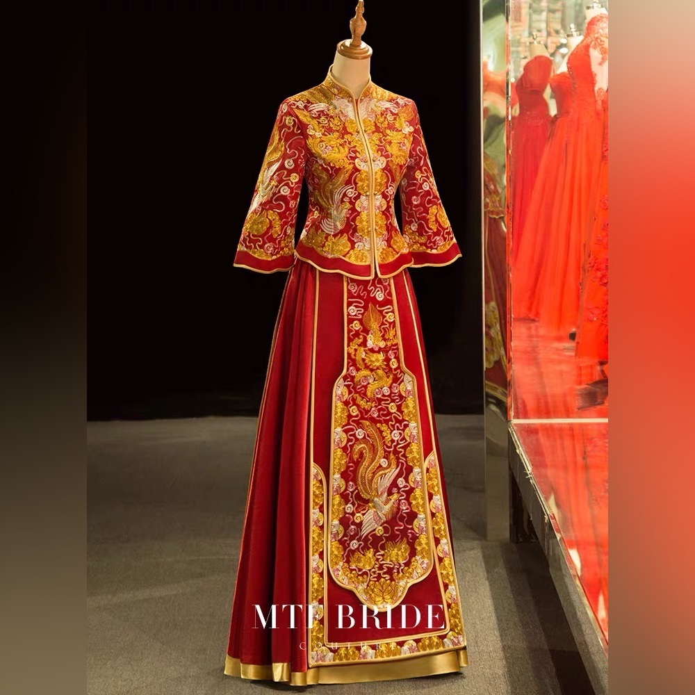 Women’s Chinese Traditional Wedding Dress 秀禾服